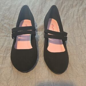 Elegant Black Kids Dress Shoes with Straps